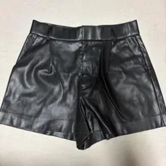 zara フェイクレザー ショートパンツ ブラック