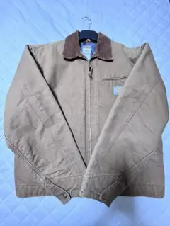 USA製 Carharttの定番モデル「デトロイトジャケット」。