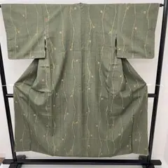 プ*)様 紬着物 真綿紬 上品な枝振の染め 正絹 i-3554