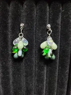 [No.38]チェコガラスドロップじゃらじゃらピアス　グラデ森林
