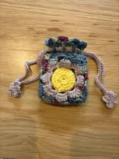 かぎ編み　巾着　フラワーグラニースクエアポーチ ハンドメイド