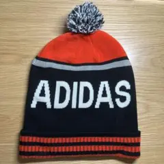 ADIDAS ポンポン付きニット帽