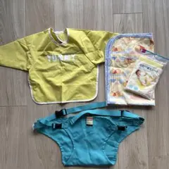 ベビー用品 4点セット まとめ売り 食事エプロン おむつ替えシート チェアベルト