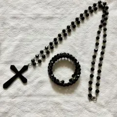 ✨ブラッククロスネックレスと3連ブレスレットセット✨