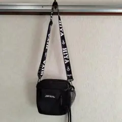 ブラックショルダーバッグ メッシュポケット付き