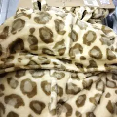 着る毛布　レオパード柄　Mサイズ