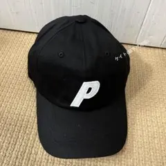 Palace 黒ベースボールキャップ ホワイトPロゴ刺繍