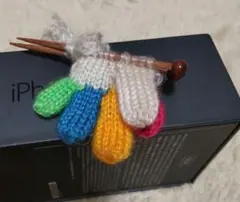 ミニチュア　手袋ブローチ　 (ハンドメイドではありません。)