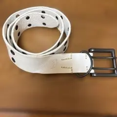 ホワイトレザー穴あきデザインベルト