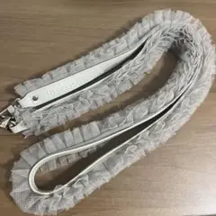 Me% スマホショルダー フリル グレー