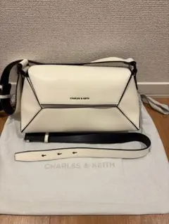 CHARLES & KEITH ショルダーバッグ ホワイト