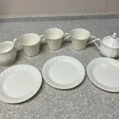 ホワイトカップ&ソーサー3セット 波状模様 シュガーポット&クリーマー付き