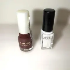 未使用ちふれ ネイルブラウン771 と NAIL HOLIC ホワイト017A