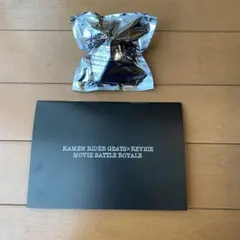 仮面ライダーギーツ映画　入場者特典　カレンダーとダッシュヒーロー