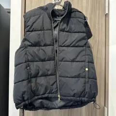 GU フード付き ブラック ダウンベスト