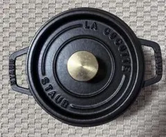 STAUB LA COCOTTE ストウブ 鍋　16センチ旧型ブラックのサムネイル