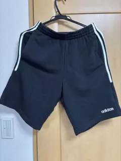 adidas ショートパンツ