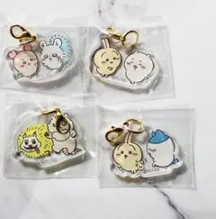 ちいかわ　お出かけ楽しみ　アクリルチャーム