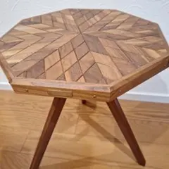 ダッパーパンチ三脚&バズウットファクトリーオクテガサイドテーブルネルでザイン