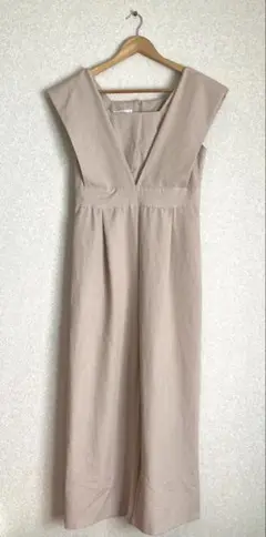 ベージュ Vネック ロングオールインワン