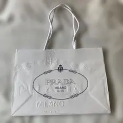 PRADA ホワイト ショップ袋 大きめ