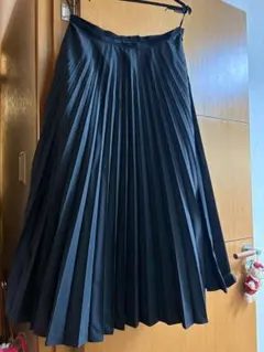 新品 ヴァレンティノ　VALENTINO valentino プリーツスカートのサムネイル