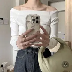 オフショルダー ホワイト 長袖 トップス　nugu