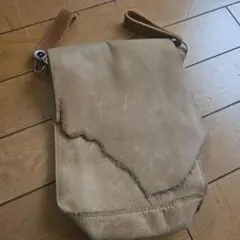 レザー フラップ式バッグ ベージュ