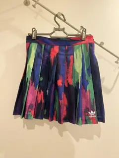 adidasオリジナルス