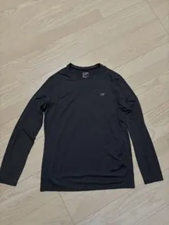 連休特価）ARC'TERYX キャプティブ アークワード ロングスリーブ着用2回 ARC'TERYX キャプティブ アークワード ロングスリーブ ロンT 長袖