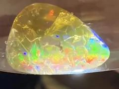 【約67ct重量級】エチオピアオパール 原石 琥珀のような色合い 虹色
