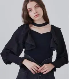 ラベルエチュード フリルチョーカーニット