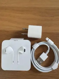 【未使用】Apple純正 Lightningケーブル、充電器、イヤホン