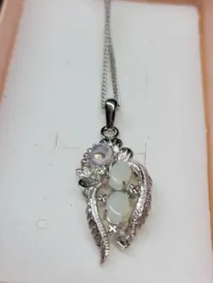 保管未使用品　ムーンストーン　オパール　デザインネックレス　天然石