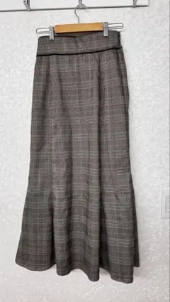 ナチュラルクチュール　裾ややマーメイドタイトチェックスカート