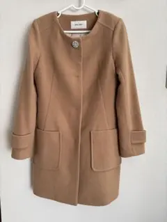 ROYAL PARTY ベージュ ビジュー付きノーカラーコート