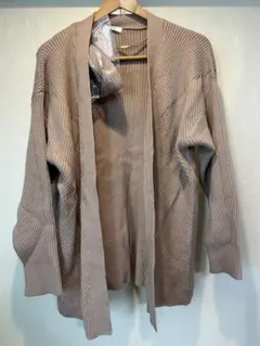 レディース　a.v.v アーヴェヴェ　ベージュ ニットカーディガン 長袖　XS