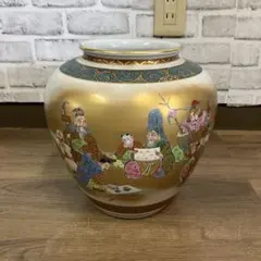 有田 伊万里 武士と馬の絵柄の陶器壺 - メルカリ