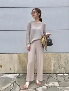 本日限定価額 プリーツストレートパンツ