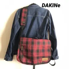 DAKINE ダカイン メッセンジャーバッグ レッド・ブラックチェックのサムネイル