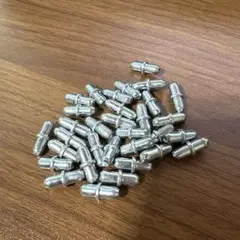 金属製円筒形パーツ　本棚の棚受け部品