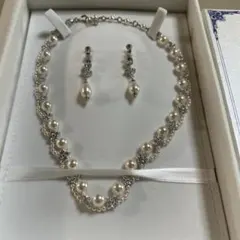 LoveTiara パールネックレスとイヤリングセット