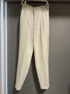 GU タックテーパードパンツ