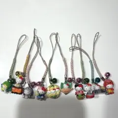 ご当地限定のハローキティストラップ10点＋おまけ1点の合計11点セットです