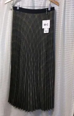 プリーツスカート　ユニクロ　新品
