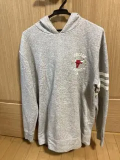 adidas Chicago Bulls シカゴブルズ　パーカーレディースLのサムネイル