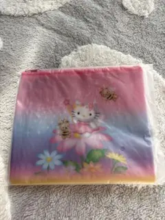 ハローキティ Happy くじ フラットポーチ