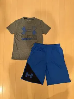 Under Armour Tシャツとショートパンツセット