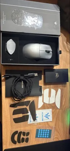 新品未開封】Wlmouse 幻-HUAN- Nekko 液晶ネコ型ドングル - メルカリ