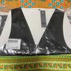 ジーナシス　サテンペプラムＺＩＰベスト　ブラック